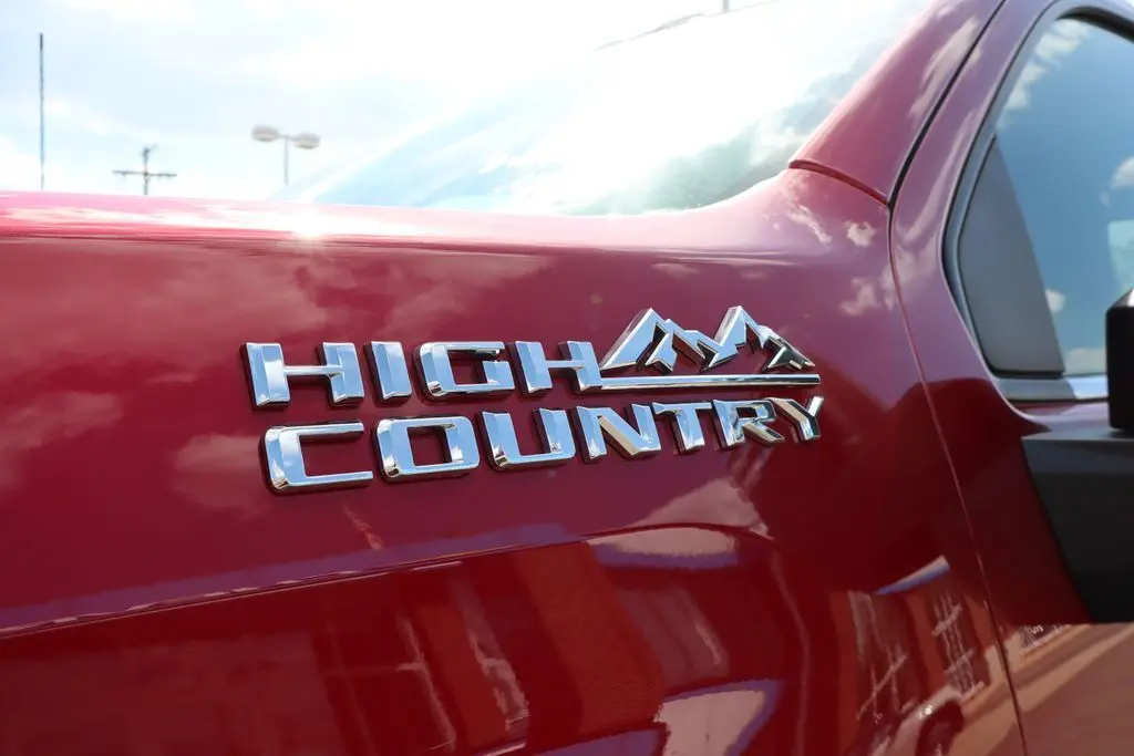 2025 Chevrolet Silverado 2500HD High Country photo 10