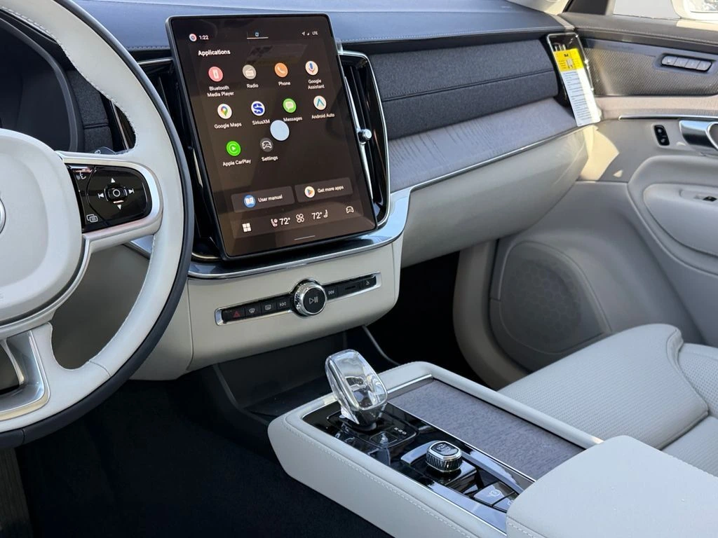 2026 Volvo - image 12