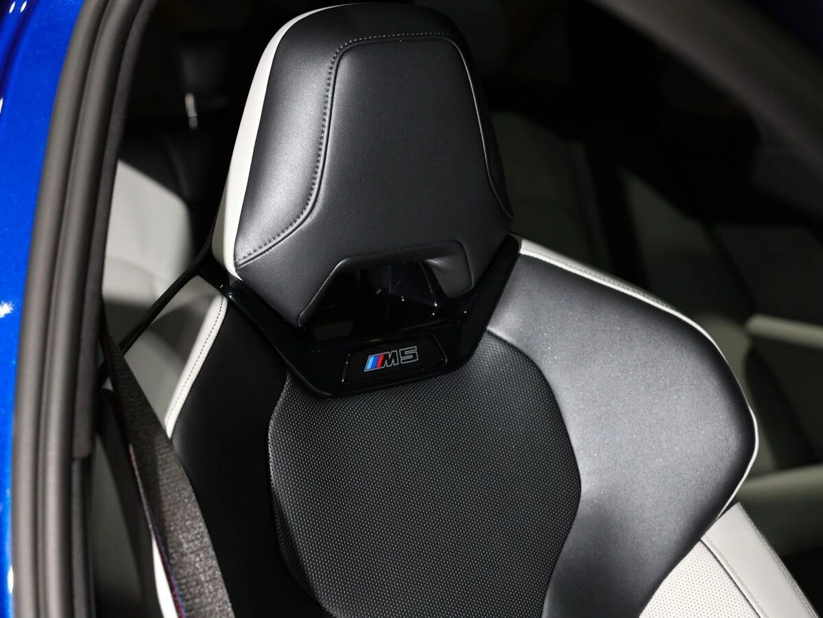 2025 BMW M5 M5 Touring - Photo 35