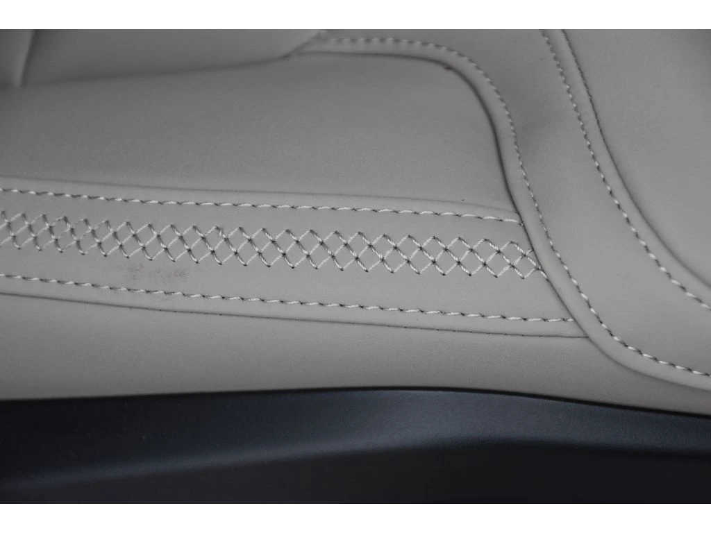 2026 Volvo - image 31