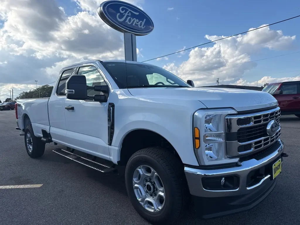 2026 Ford F-350 photo 2