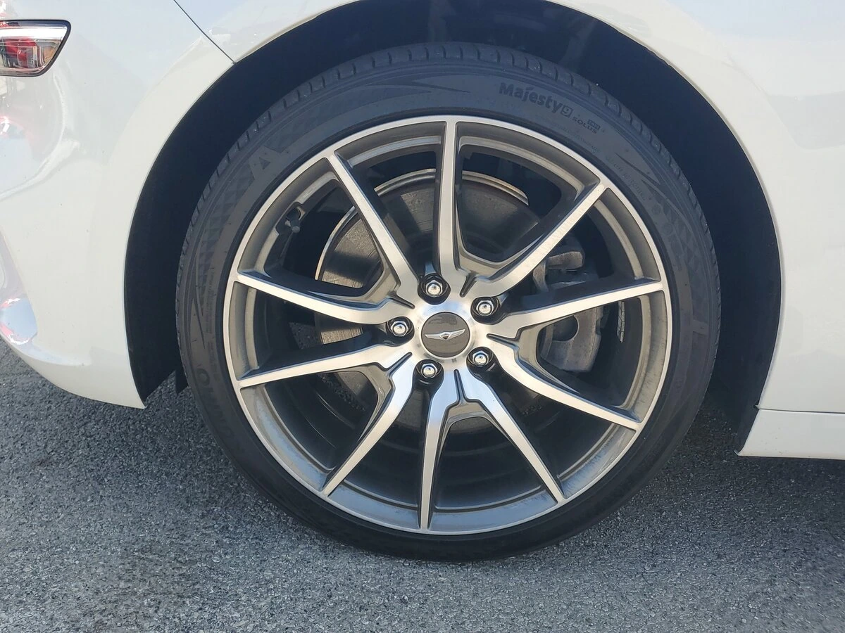 2022 GENESIS G70 Standard - Photo 10