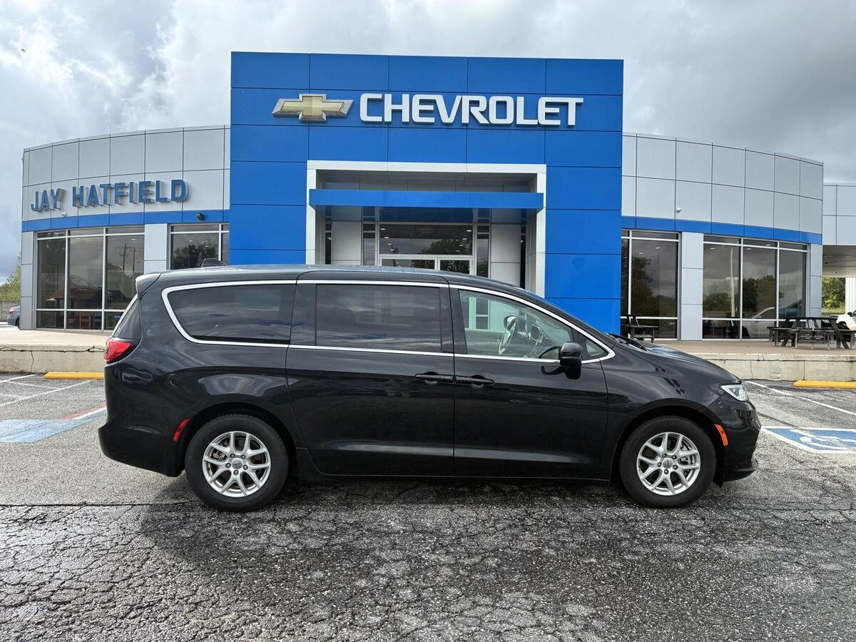 2023 Chrysler Pacifica Touring L