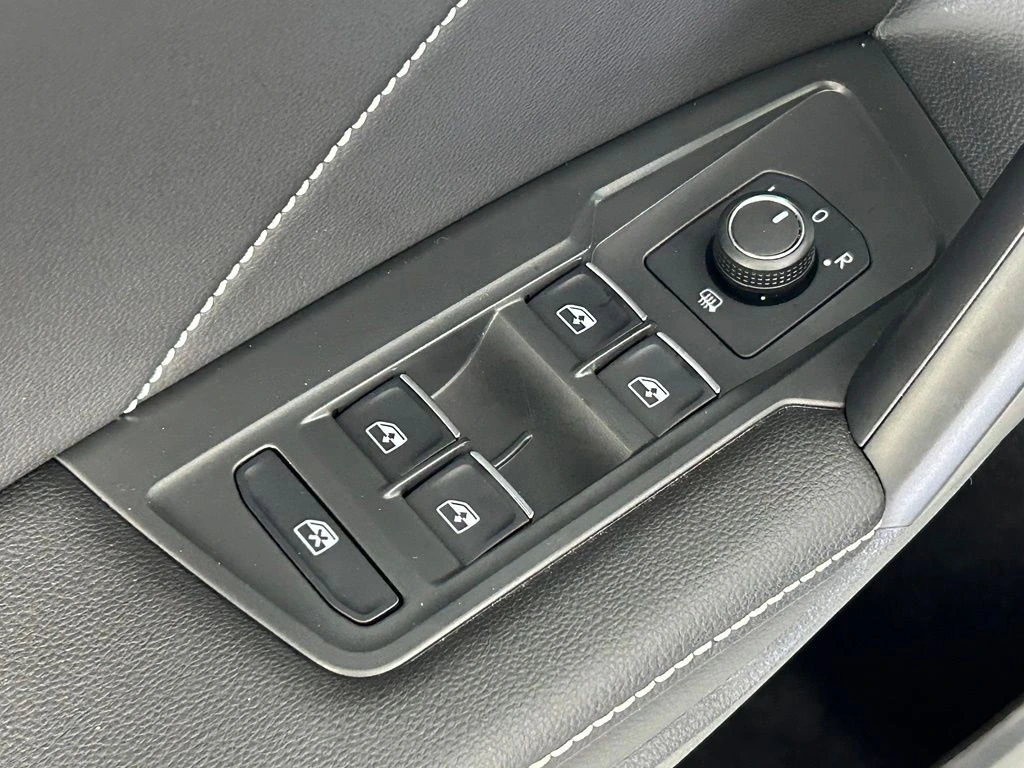 2024 Volkswagen Tiguan SE - Photo 33