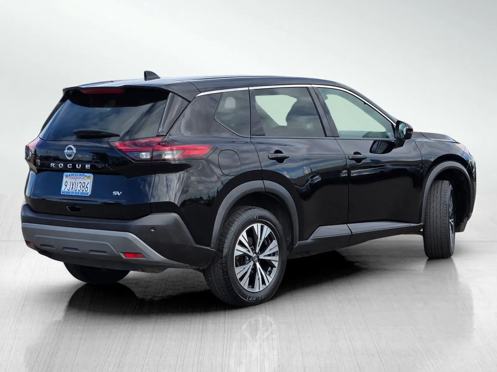 2021 Nissan Rogue SV photo 4