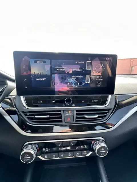 2025 Nissan Altima 2.5 SR photo 12