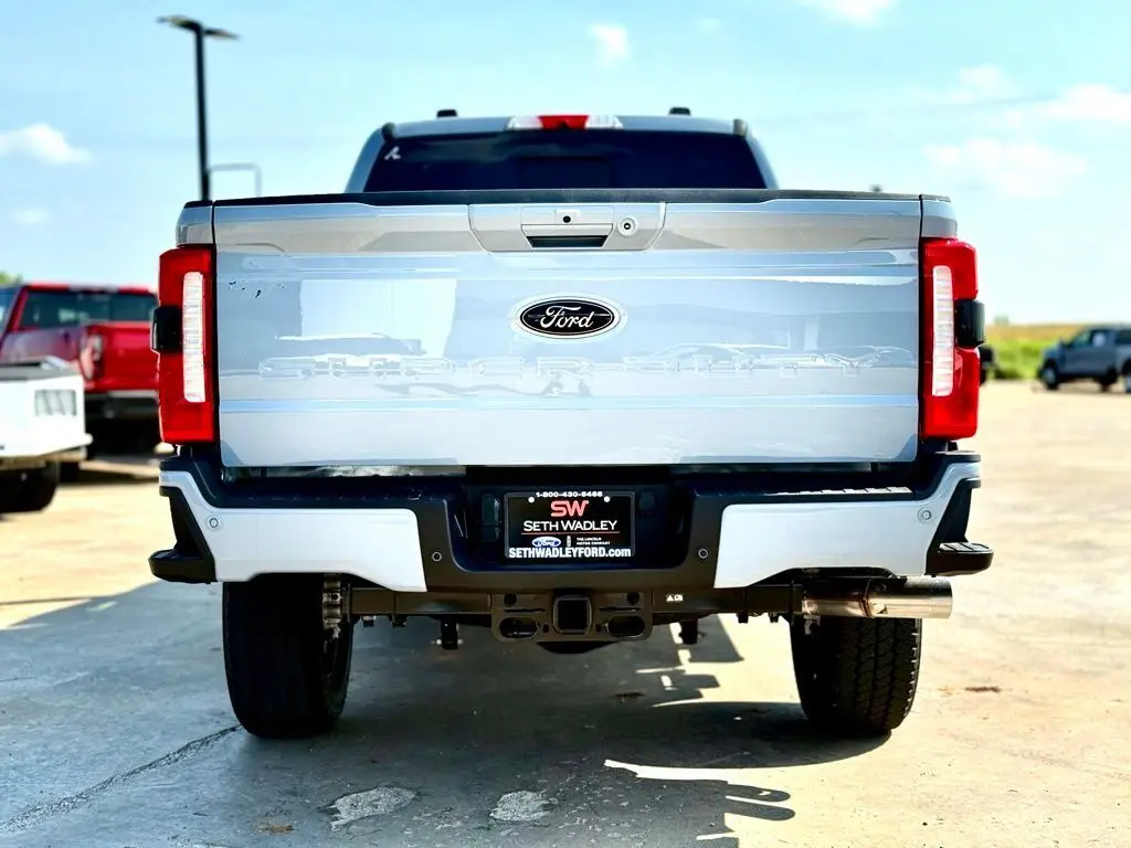 2025 Ford F-250 photo 6