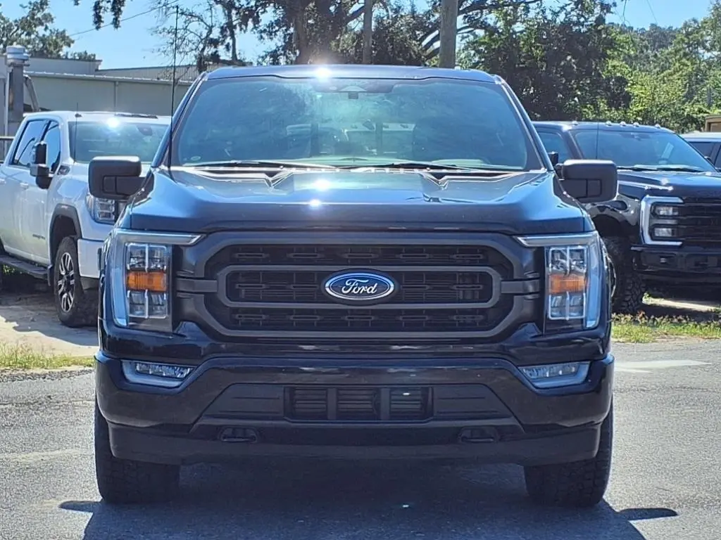 2022 Ford F-150 XLT photo 2