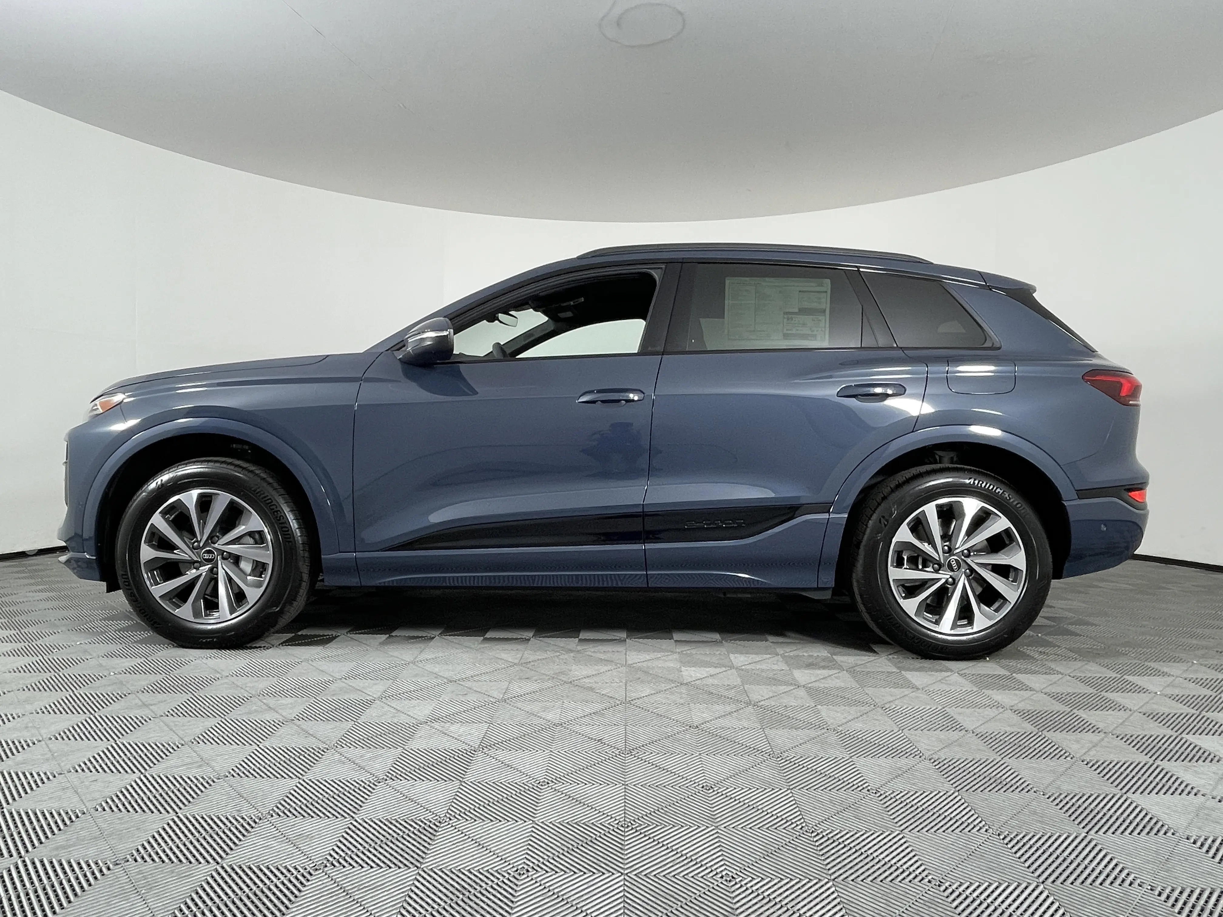 2025 Audi Q6 E-tron Premium Plus photo 9