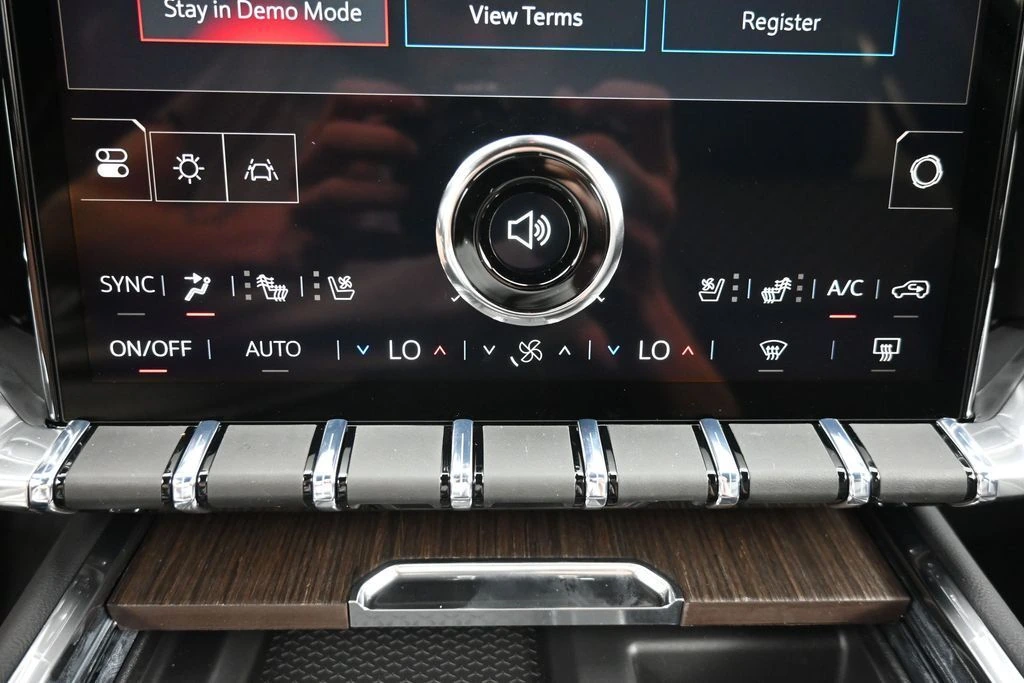 2026 GMC Acadia Denali - Photo 12