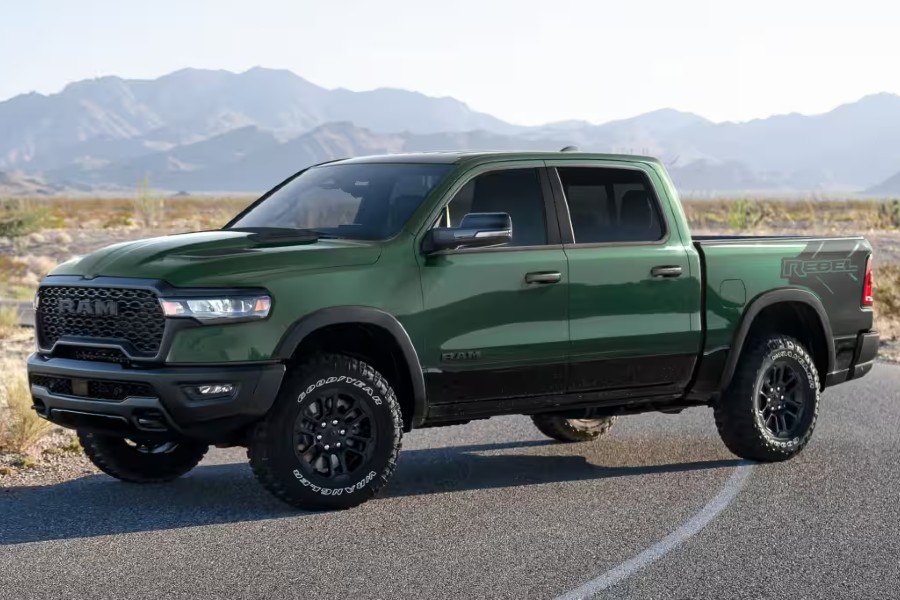 2026 RAM 1500 Exterior Driver Side Front Profile