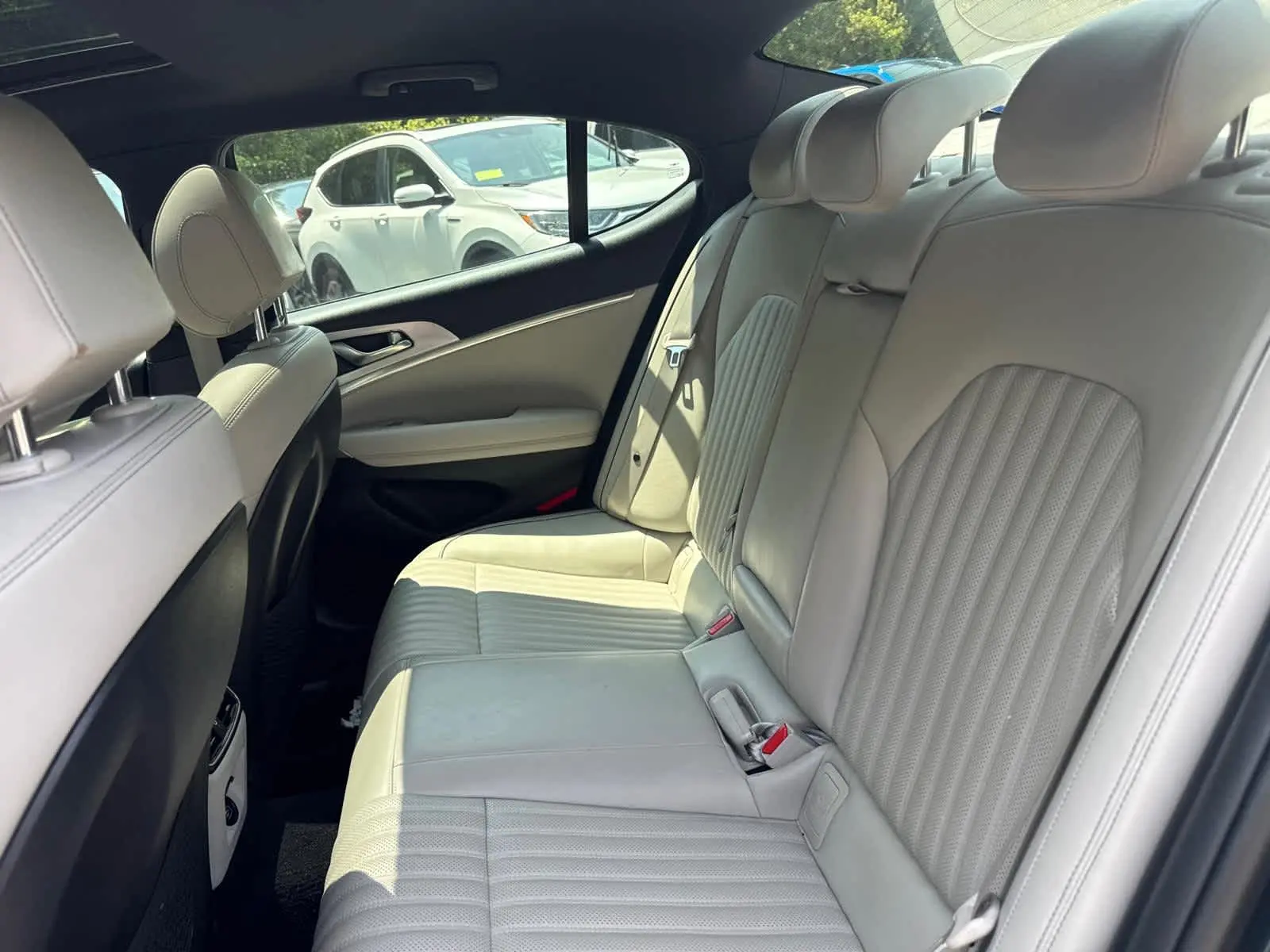 2022 Genesis G70 2.0T photo 30