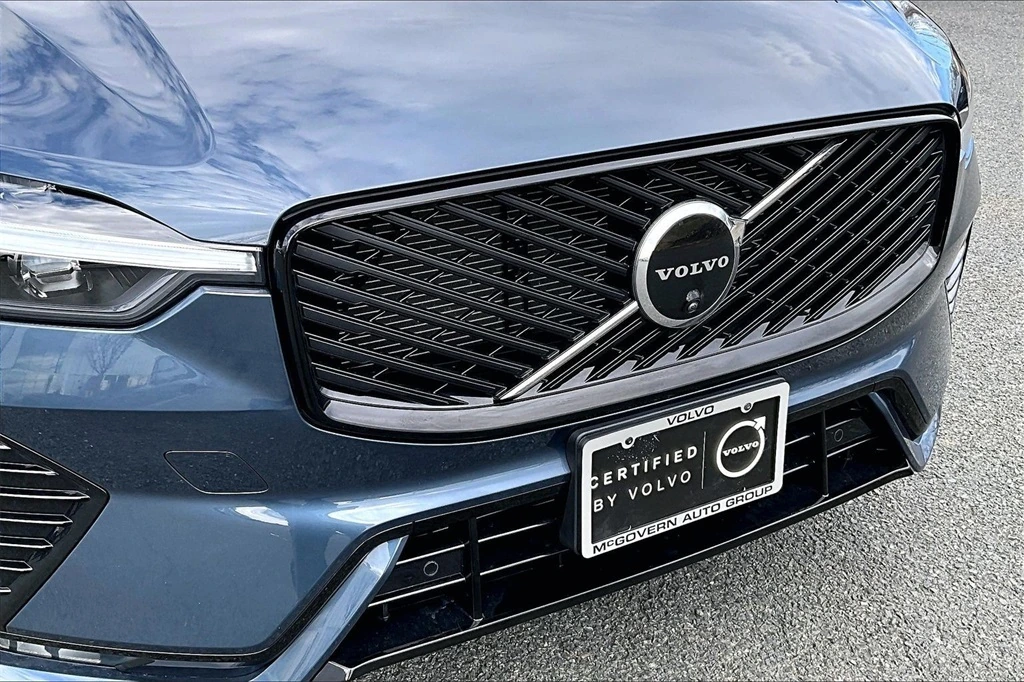 2026 Volvo - image 33