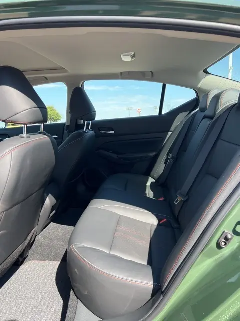 2025 Nissan Altima 2.5 SR photo 10