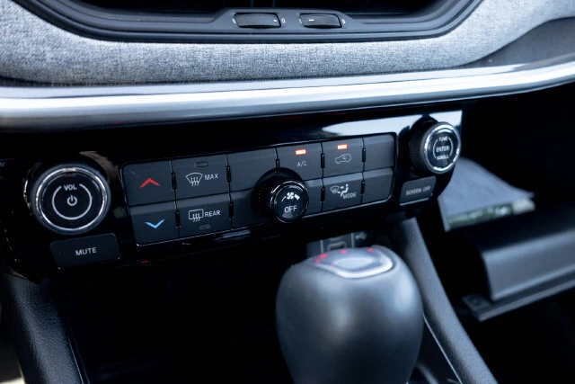 2024 Jeep Compass Latitude Lux - Photo 17