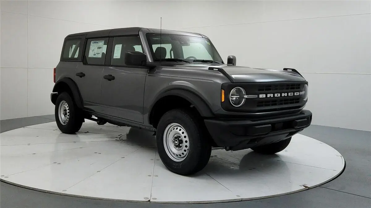 2025 Ford Bronco 4-Door Base's photo