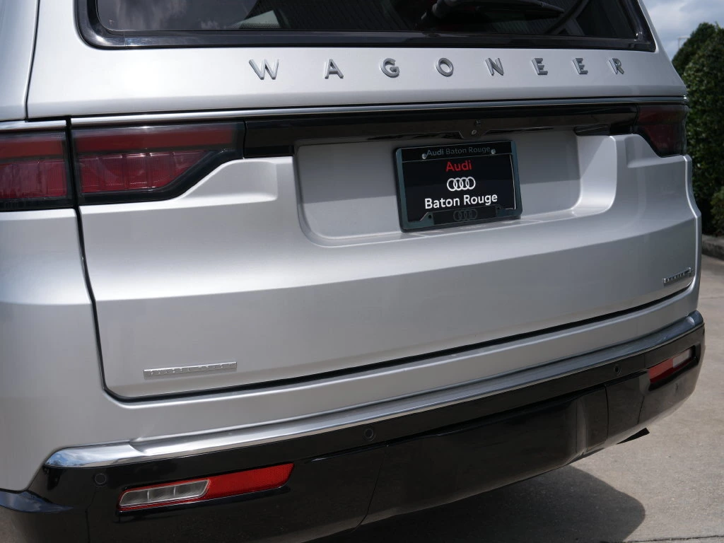2023 Jeep Wagoneer L Series III - Photo 14