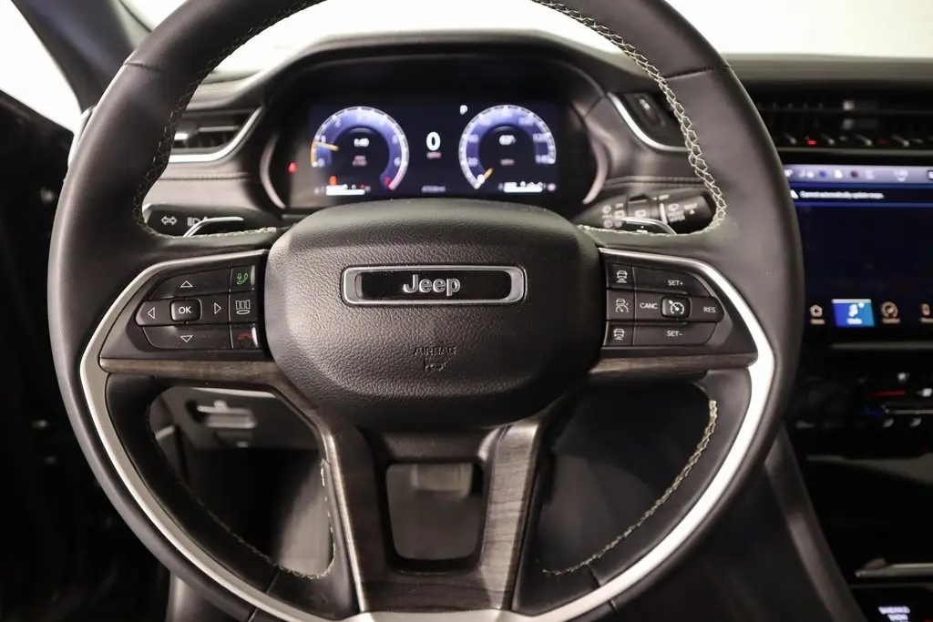 2024 Jeep Grand Cherokee Limited photo 2