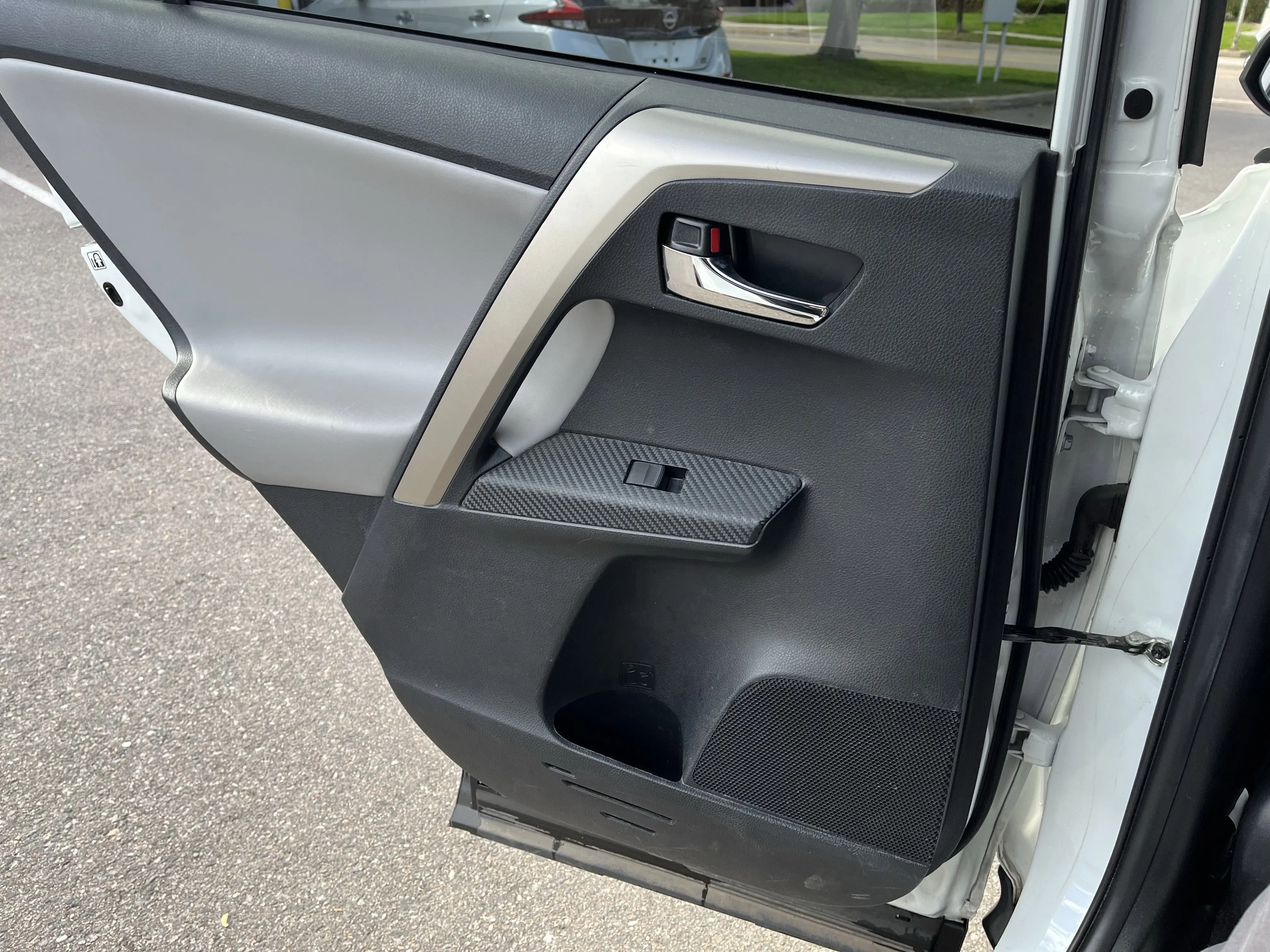 2015 Toyota RAV4 Limited photo 21
