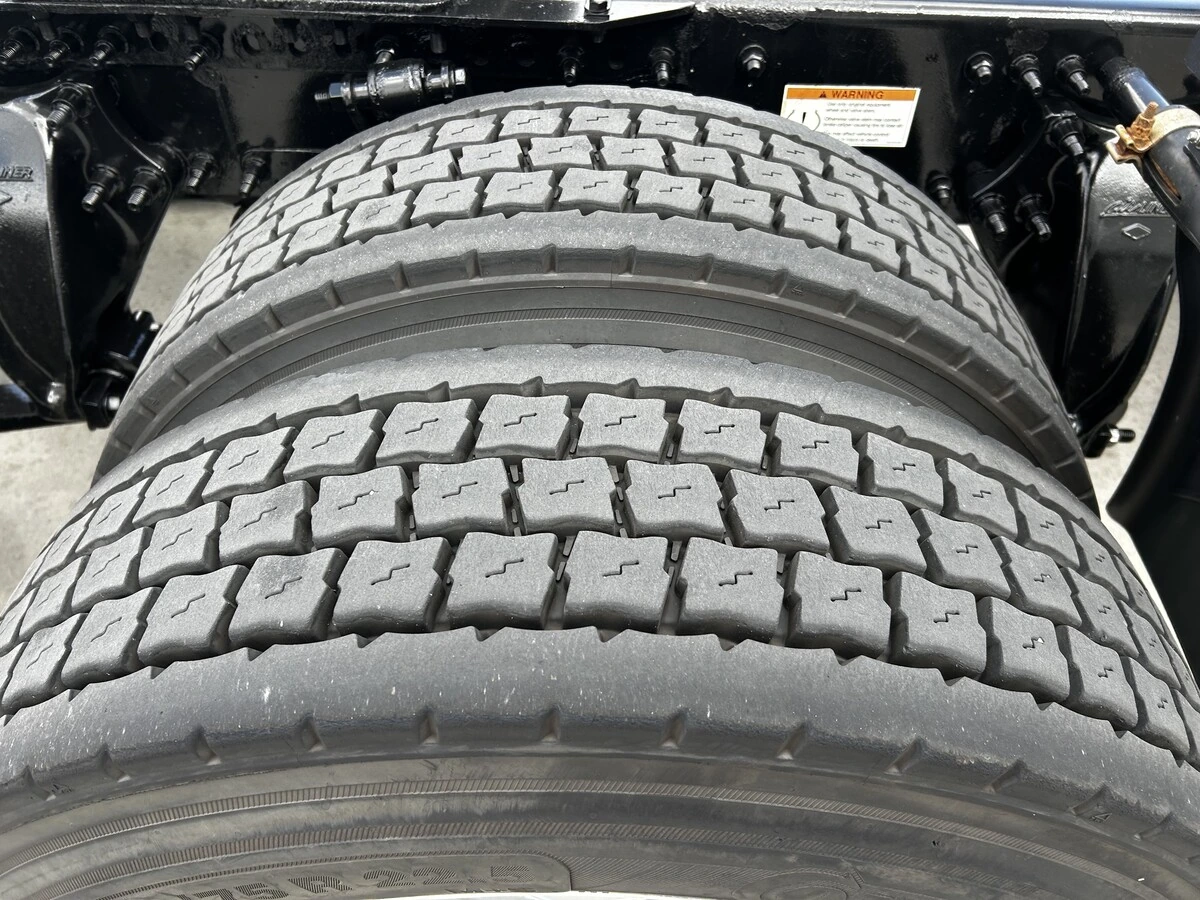 2023 Freightliner Cascadia — photo 6