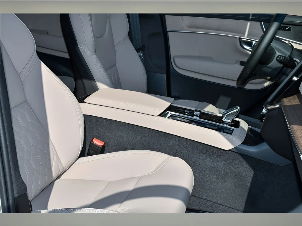 2026 Volvo XC90 Plus - Photo 32