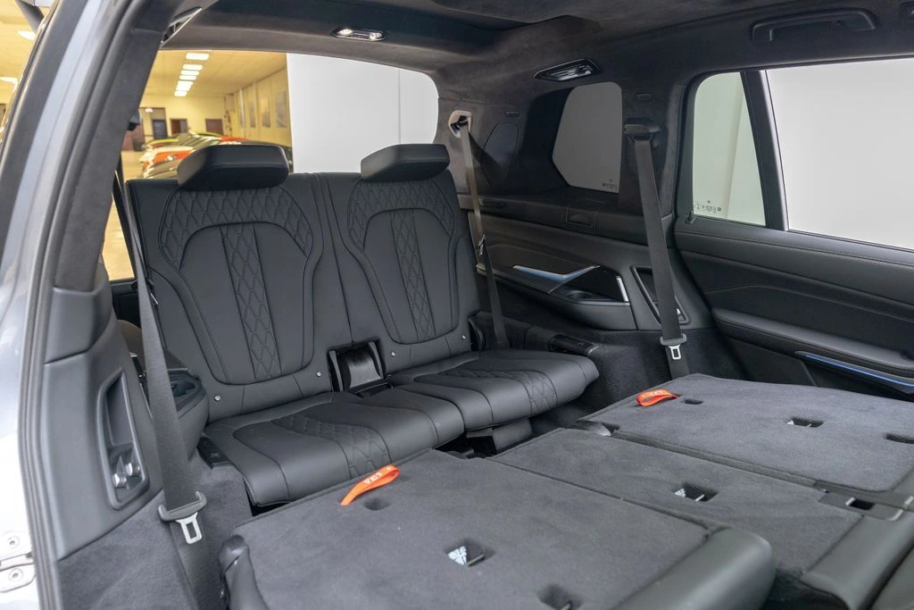 2025 BMW X7 M60i - Photo 24
