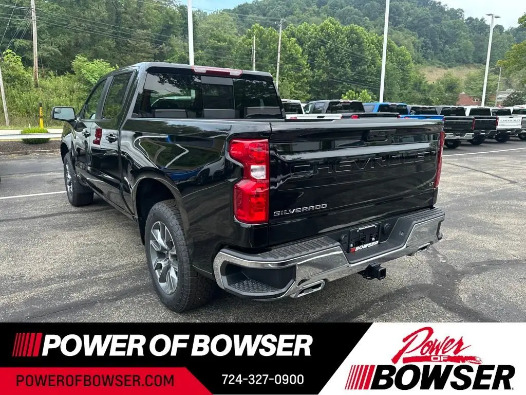 2025 Chevrolet Silverado 1500 LT photo 3