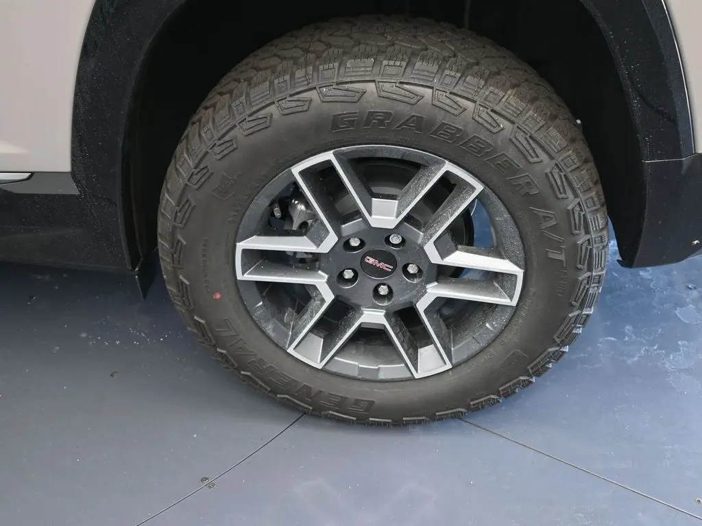 2026 Gmc Terrain AT4 photo 9