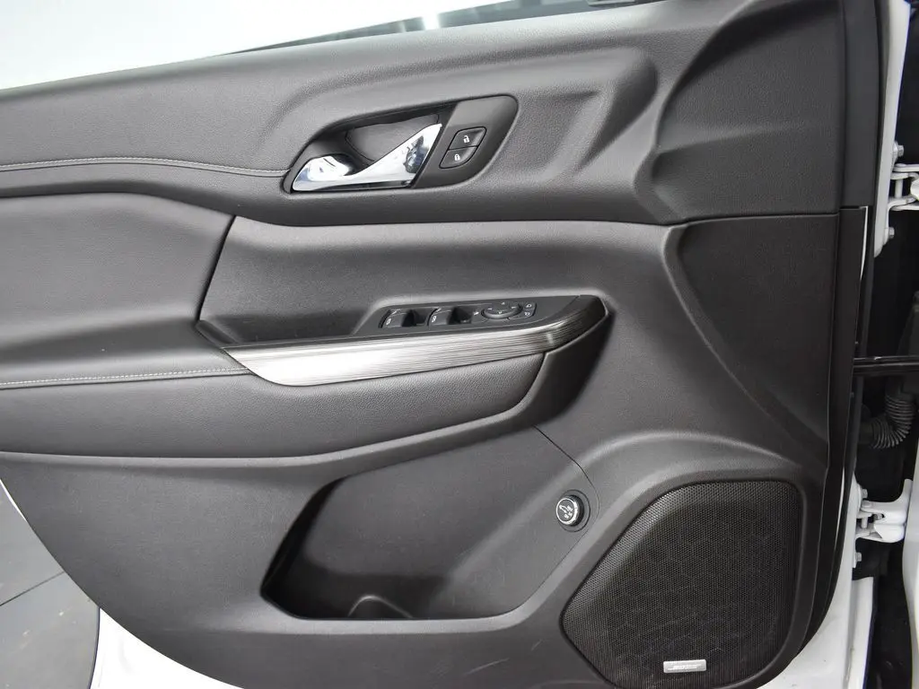 2023 Gmc Acadia SLT photo 17
