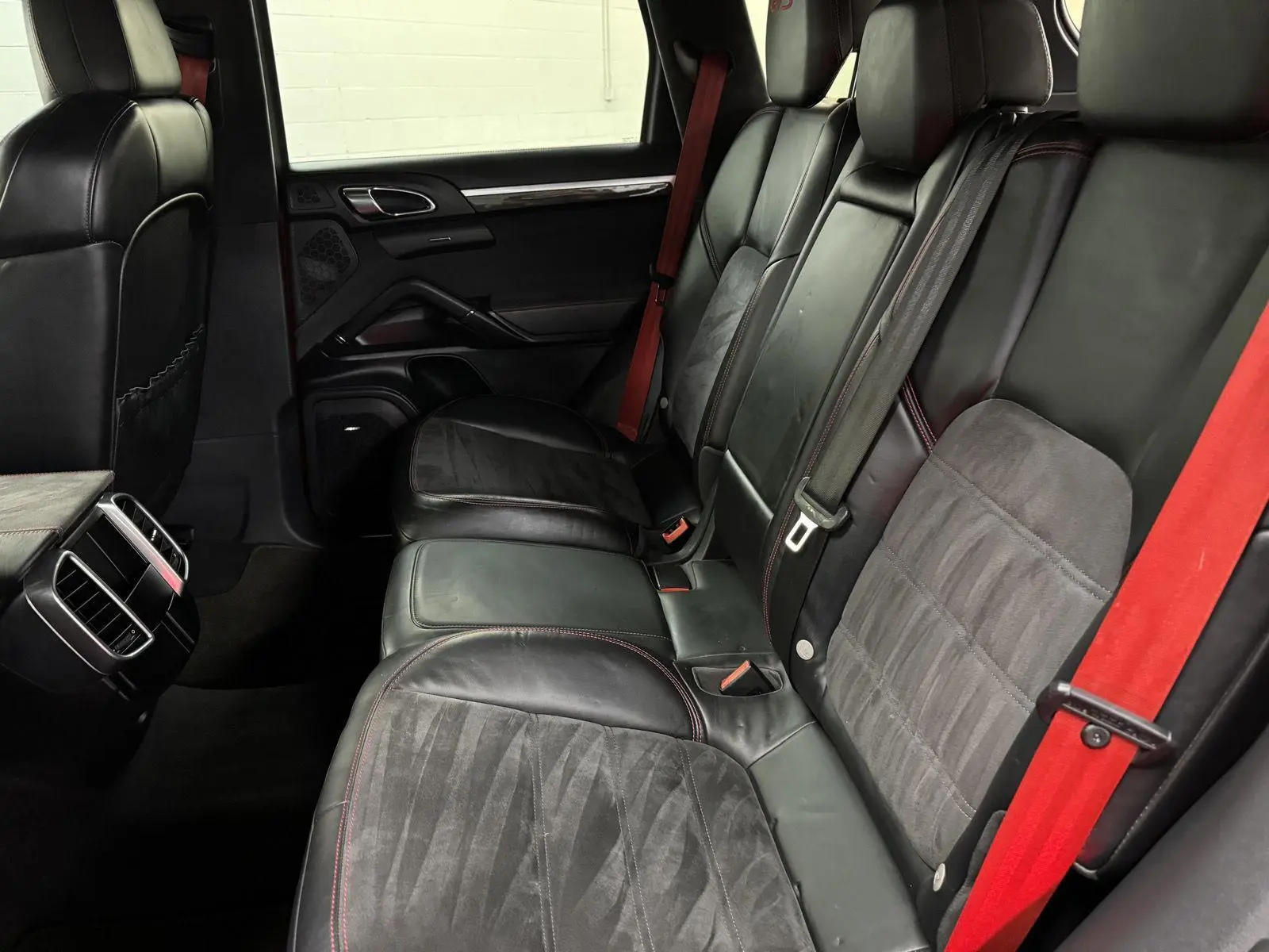 2013 Porsche Cayenne GTS photo 10
