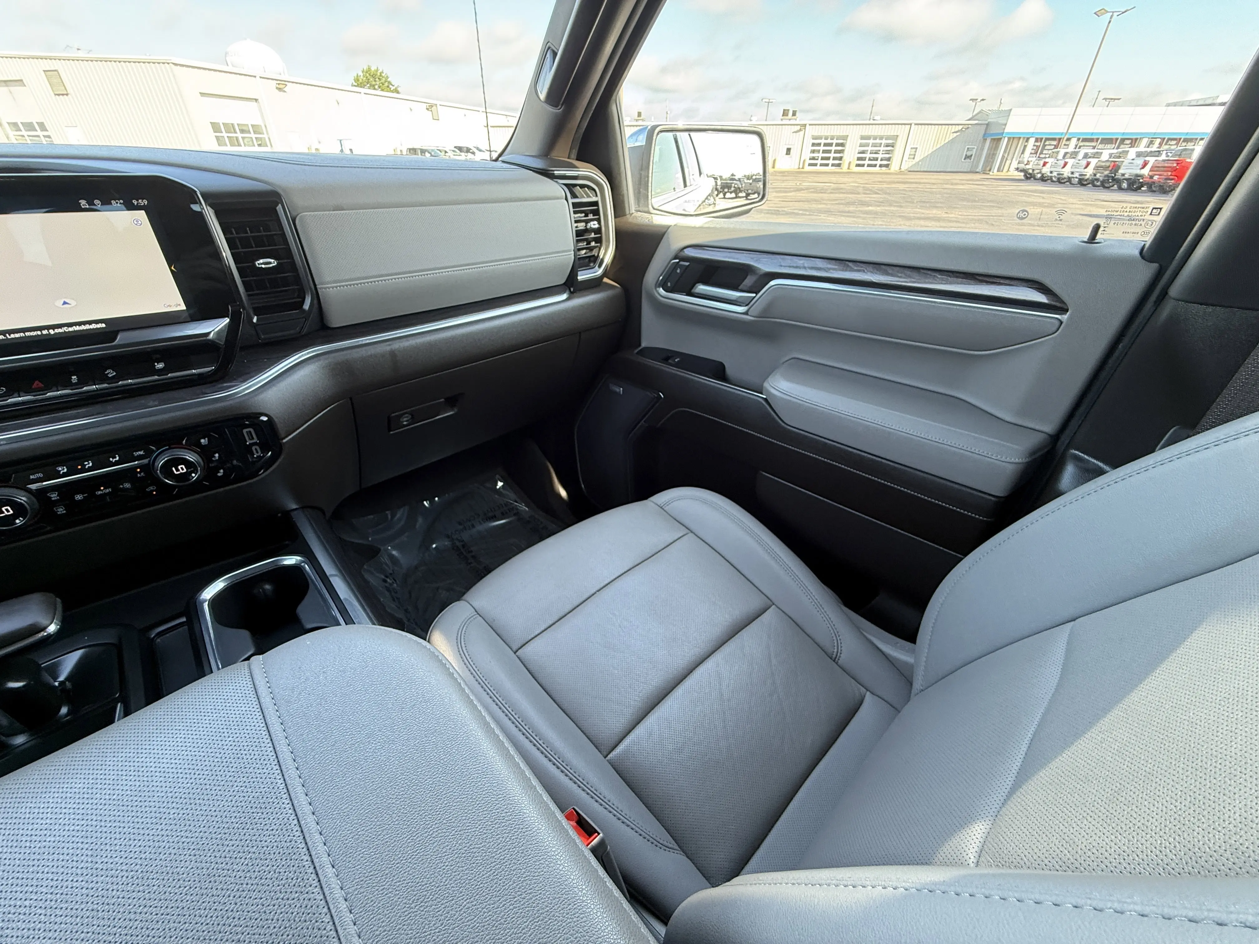 2024 Chevrolet Silverado 1500 LTZ photo 24