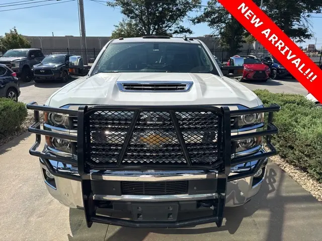 2019 Chevrolet Silverado 2500HD LTZ photo 2