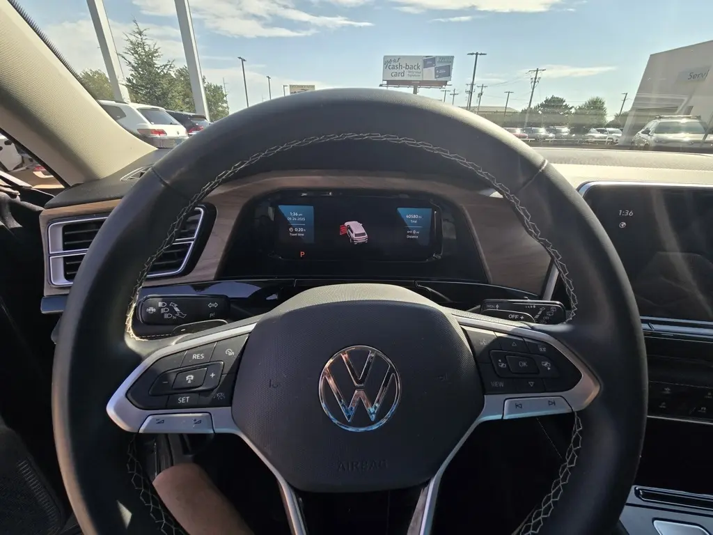 2024 Volkswagen Atlas SE Technology photo 10
