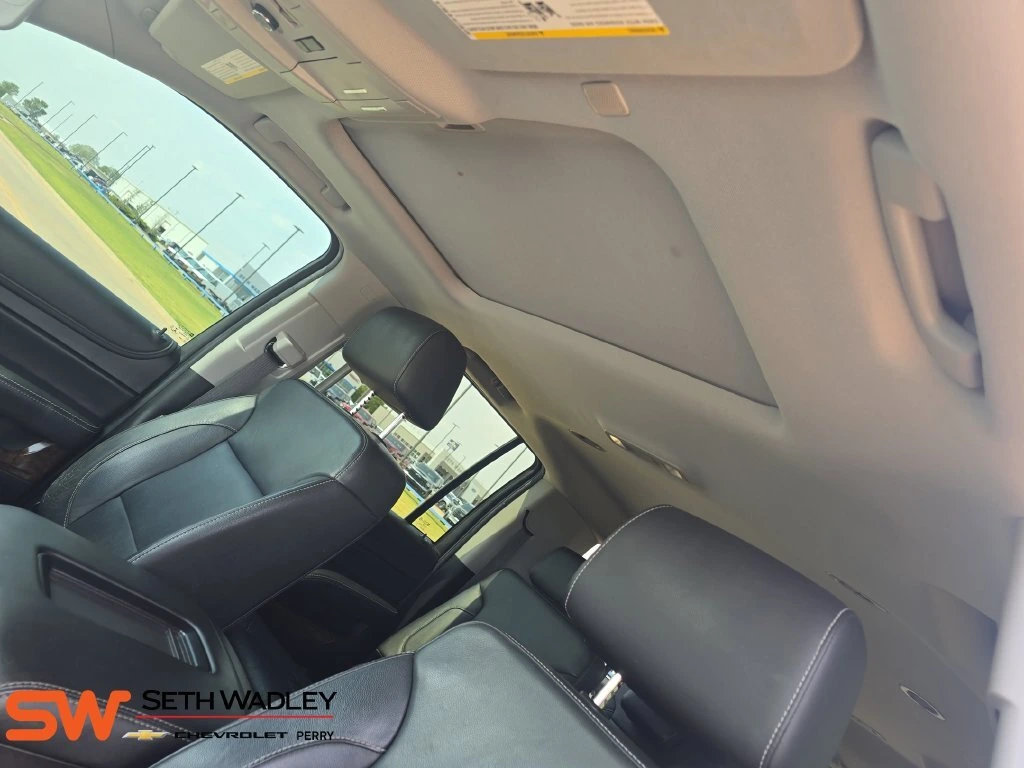 2019 Chevrolet Suburban LT - Photo 31