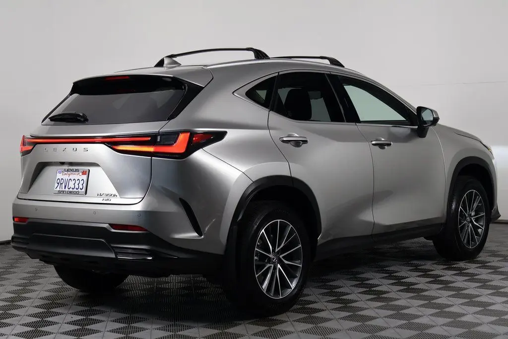 2025 Lexus NX 350h Premium photo 4