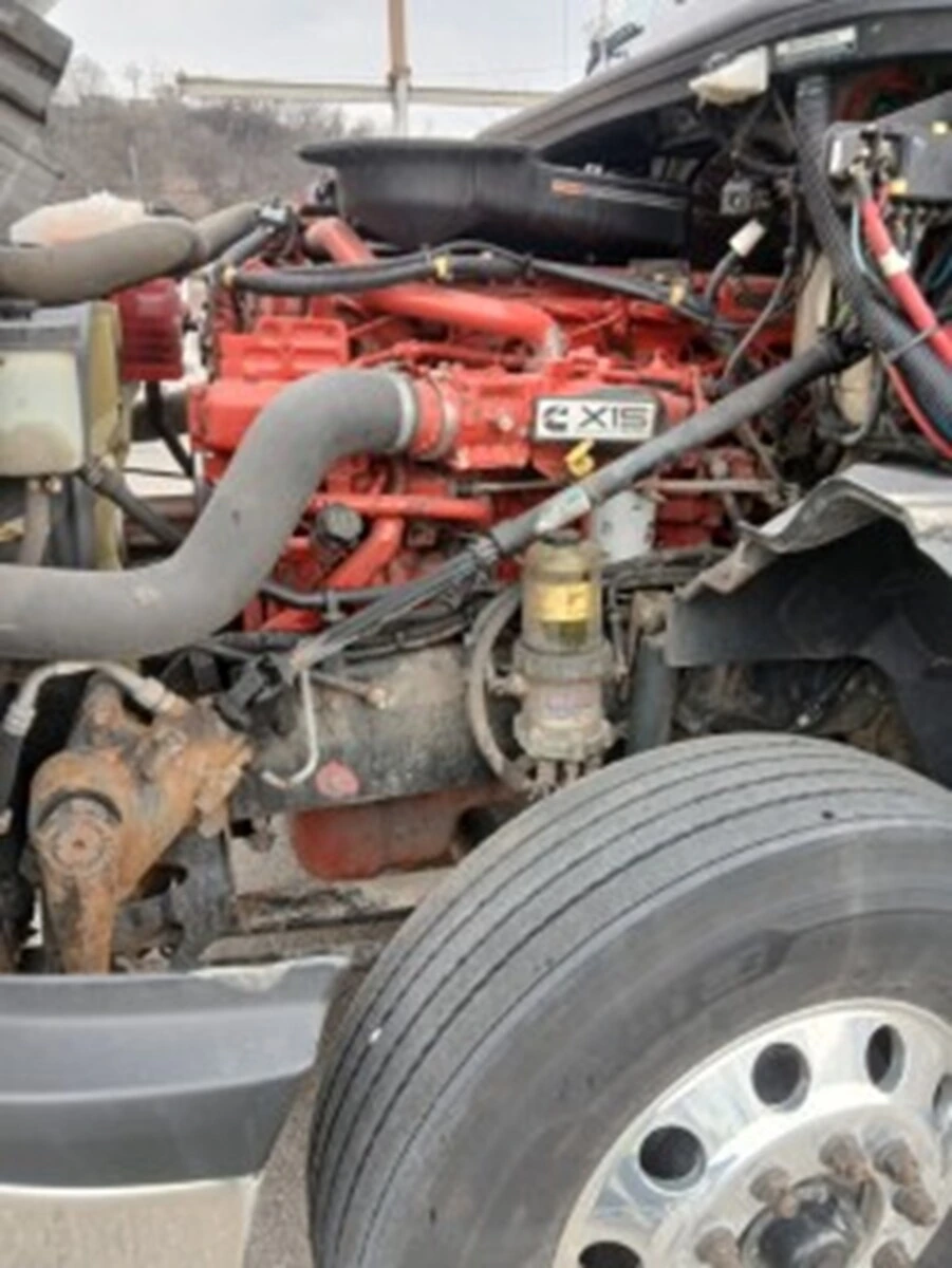 2020 International LT - image 6