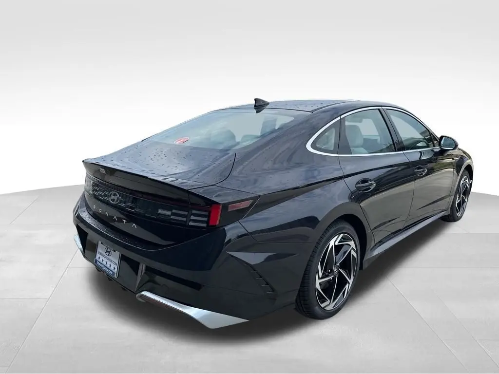 2026 Hyundai Sonata SEL Sport photo 6