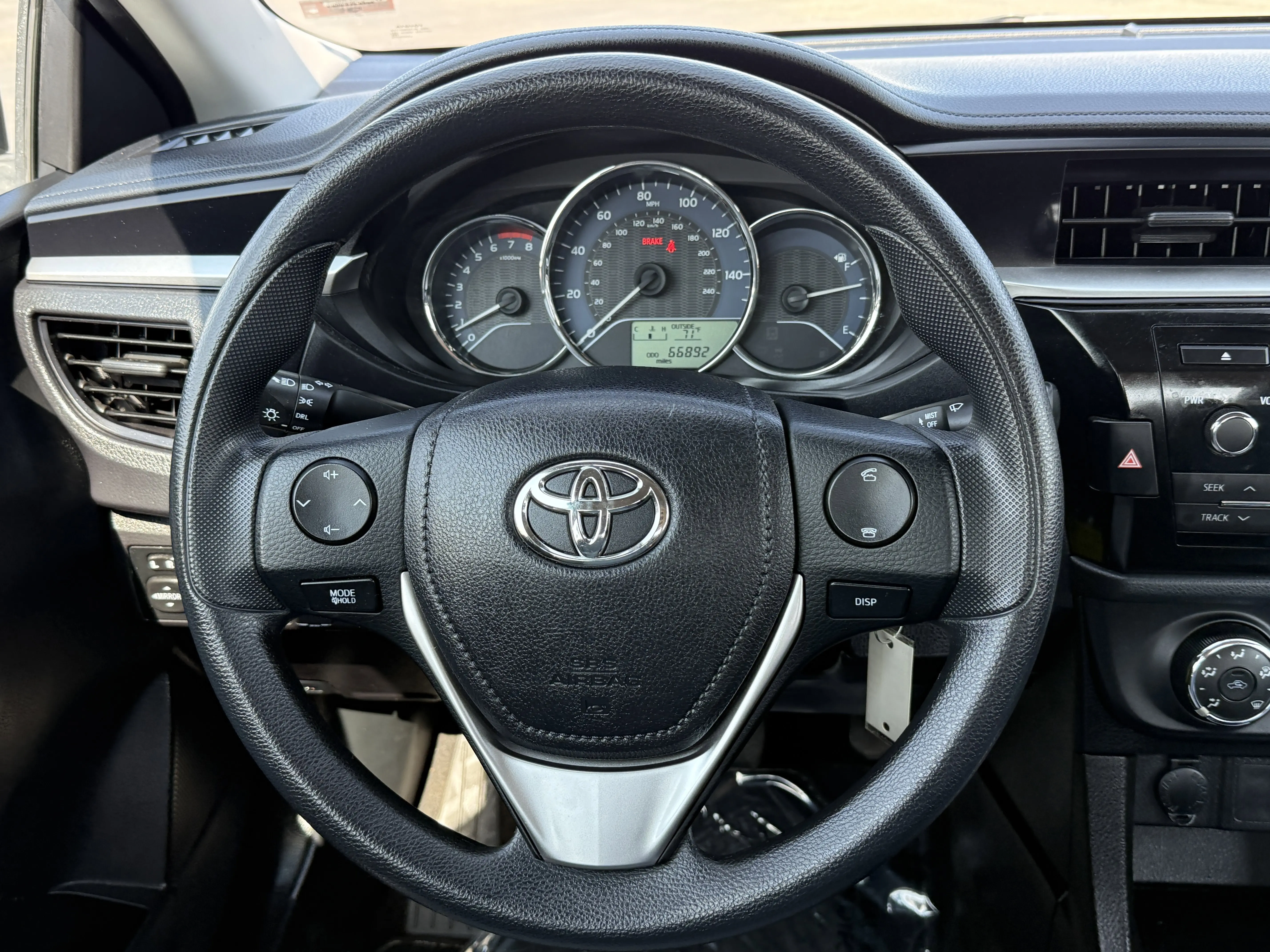 2014 Toyota Corolla L photo 12