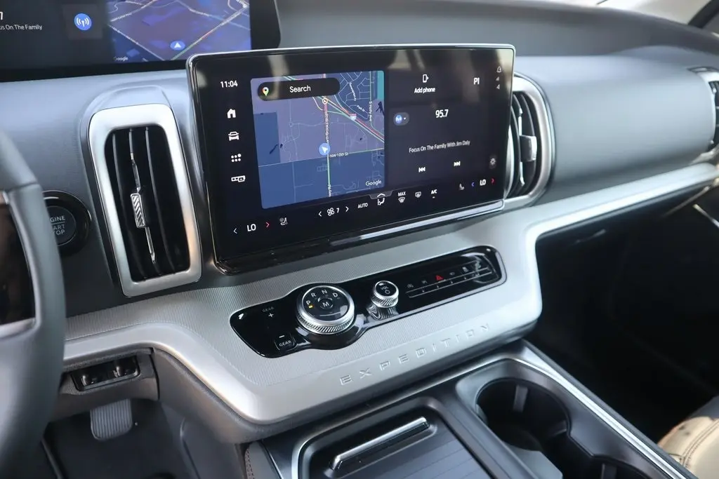 2025 Ford Expedition MAX photo 4