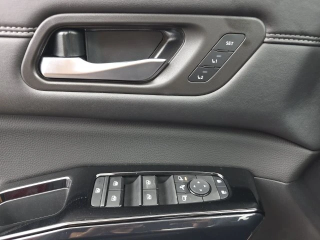 2026 Nissan Pathfinder Platinum - Photo 28