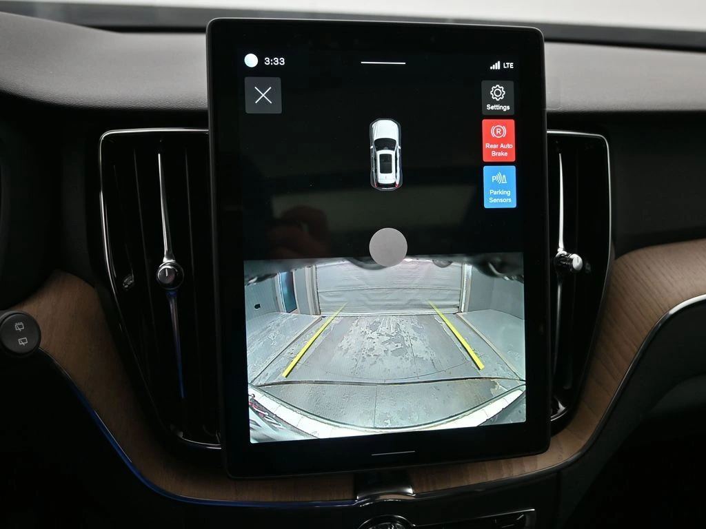 2026 Volvo - image 29