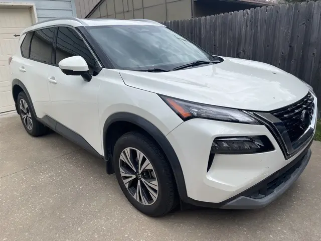 2021 Nissan Rogue SV photo 4