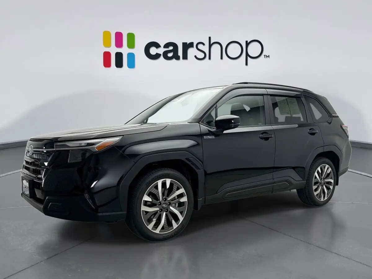 2025 Subaru Forester Touring's photo