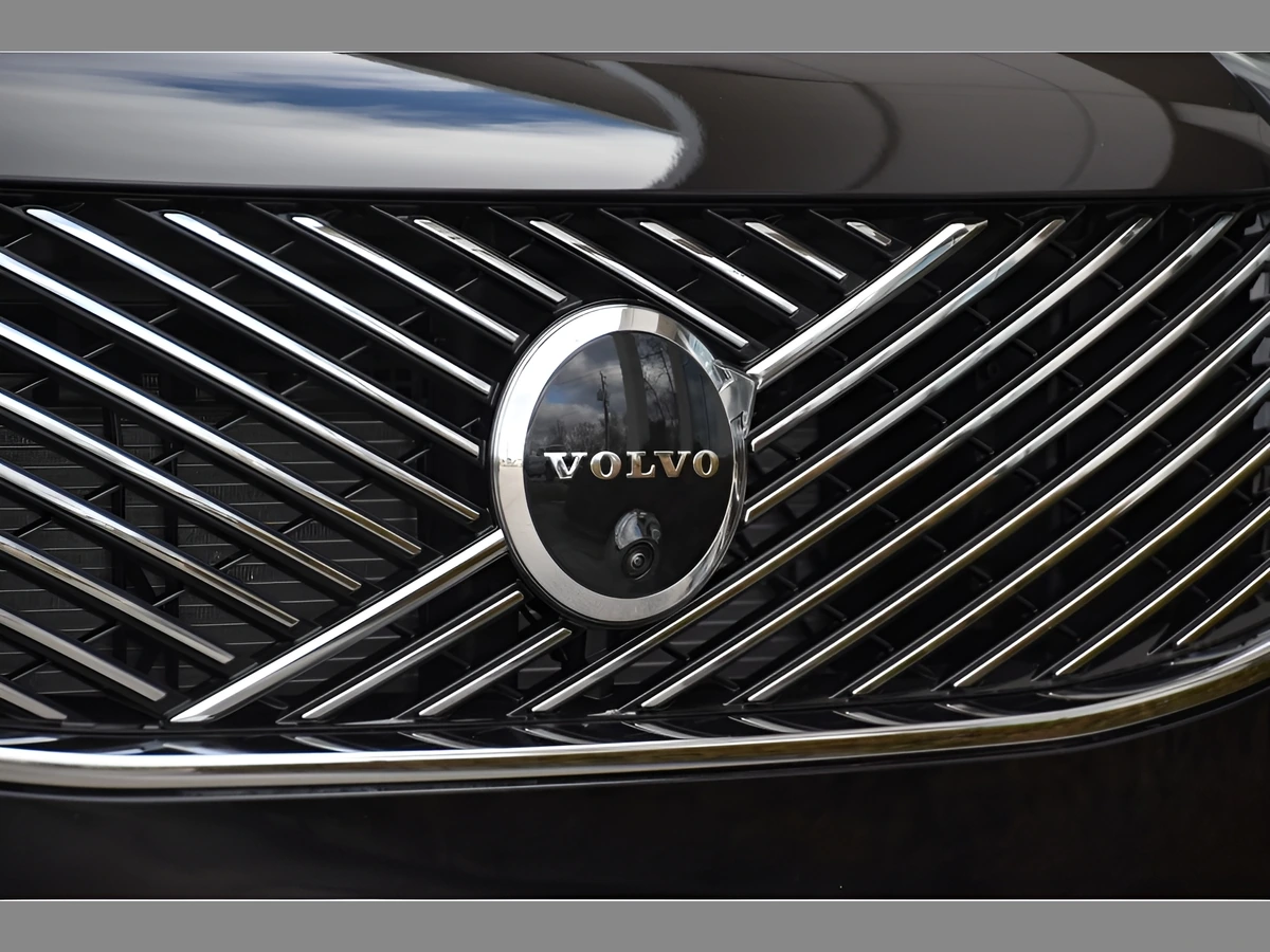 2026 Volvo XC90 Plus - Photo 7