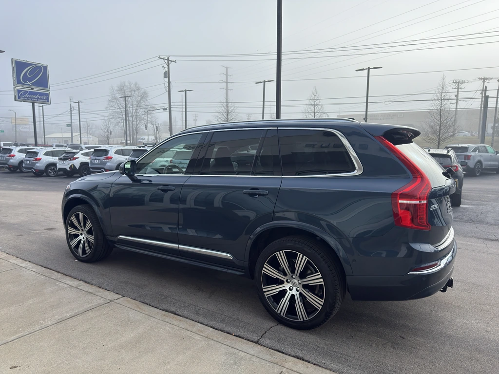 2023 Volvo - image 5