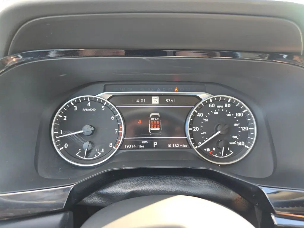 2024 Nissan Pathfinder SL photo 23