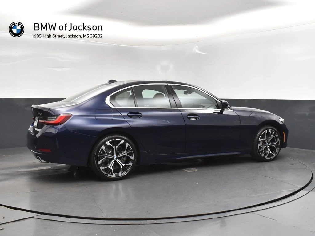 2026 BMW 3 Series 330i - Photo 8