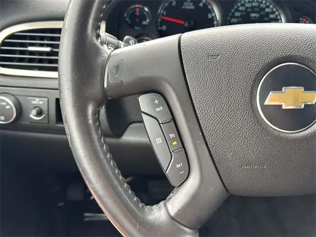 2009 Chevrolet Avalanche LS photo 14