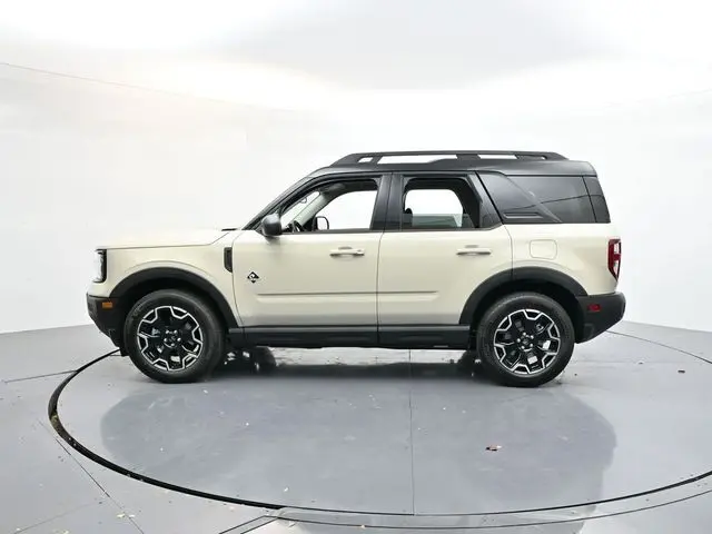 2025 Ford Bronco Sport Outer Banks photo 3