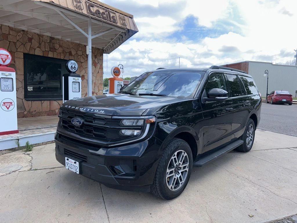 2025 Ford Expedition Active 4x4's photo